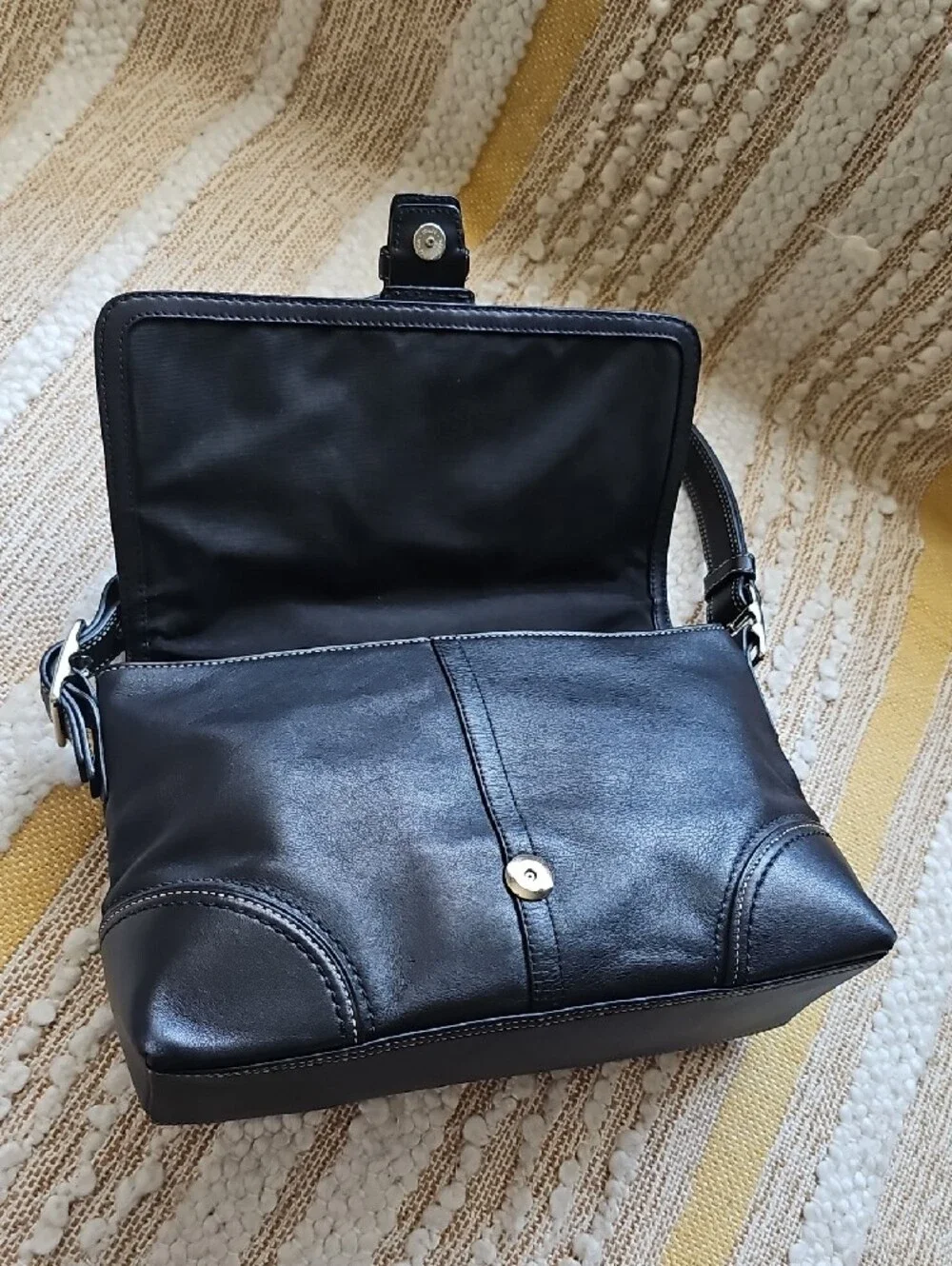 Vintage Coach Hamptons Leather Buckle Flap Shoulder Bag - Picture 3 of 10